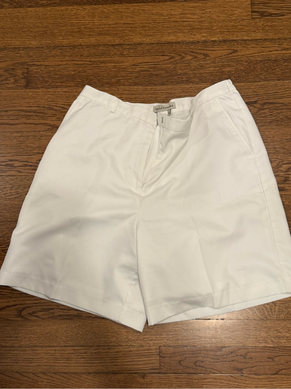 David Brooks Bermuda Short. Size 16. 100% Polyester. Lined. GUC. Elastic Band.